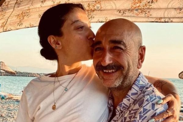 Melike Şahin’den Aşk Dolu Kare: Sosyal Medyada Romantik Rüzgarlar Esti